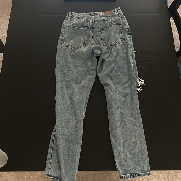 Women’s aeropastel Mom jeans good condition came ripped. Size 00. - Picture 2 of 3